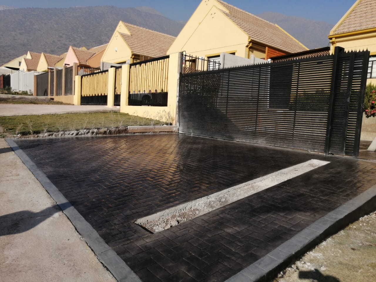 foto de un piso en hormigon estampado